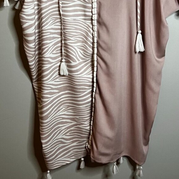 Rope Trim Surf Gypsy Beach Cover Up in Mauve and creme color Size M - Picture 2 of 7